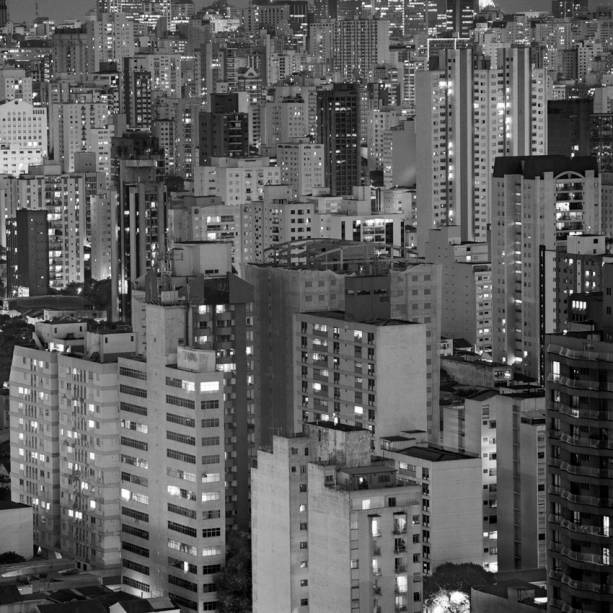 A cidade à noite