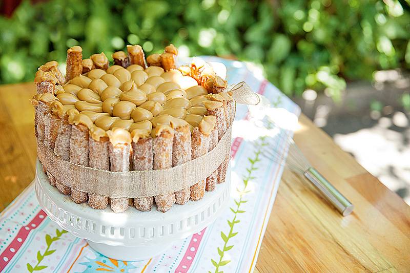 Bolo de churros rouba a cena nas confeitarias paulistanas