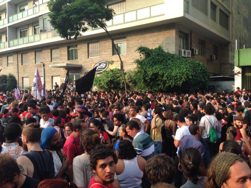 Manifesta&ccedil;&atilde;o se concentrou primeiro na Pra&ccedil;a do Ciclista, na Avenida Paulista