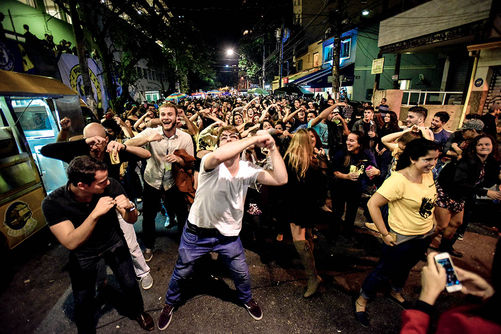 ‘Pancadões’ em ruas de universidades estão tirando o sono de moradores