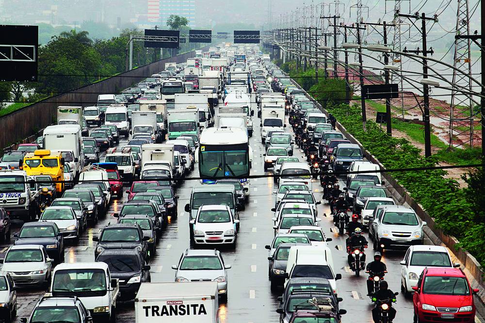 Motoristas levam uma multa a cada 20 minutos em São Paulo