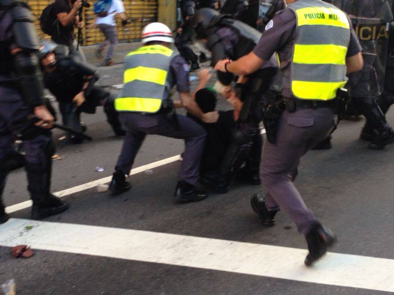 Foram disparados tiros de bala de borracha na Rua da Consola&ccedil;&atilde;o
