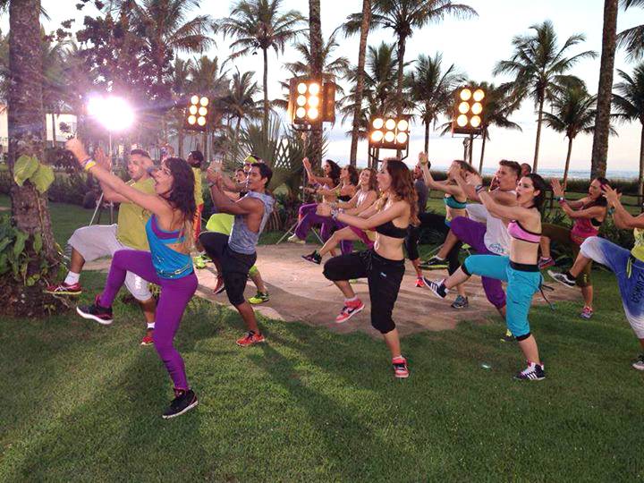 Ludmilla Marzano em sess&atilde;o animada de Zumba