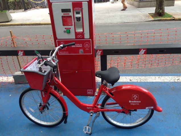 Bicicletas t&ecirc;m pneu que n&atilde;o fura, luzes de LED e n&atilde;o t&ecirc;m corrente