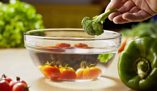 Doze dicas para economizar água na cozinha