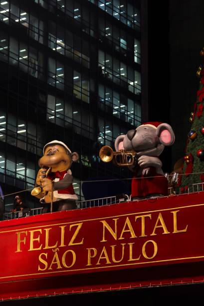	At&eacute; o dia 25 dezembro, os espet&aacute;culos ocorrem a partir das 20h e ter&atilde;o intervalos de quinze minutos.