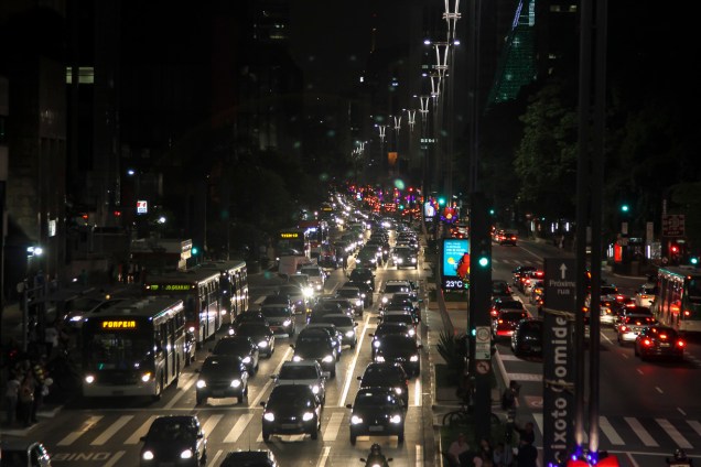 Trânsito na Avenida Paulista fica mais pesado durante essa época do ano Trânsito na Avenida Paulista fica mais pesado durante essa época do ano