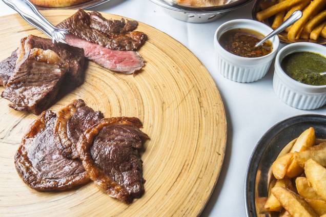 Fogo de Chão: 122 reais pelo rodízio, eleito o melhor da cidade na última edição de VEJA COMER & BEBER Fogo de Chão: 122 reais pelo rodízio, eleito o melhor da cidade na última edição de VEJA COMER & BEBER