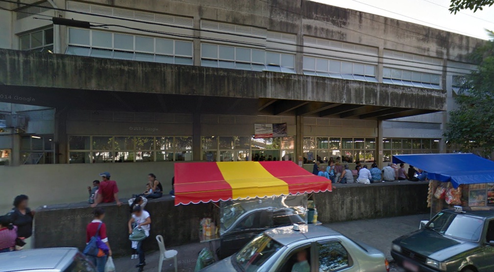 Meninas que tomaram vacina contra HPV ainda caminham com dificuldade