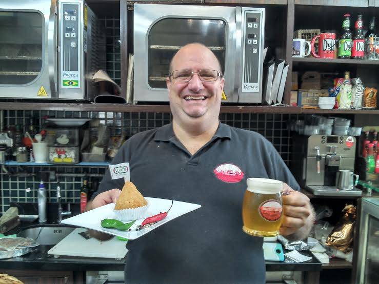 Coxinha de mortadela do Duda faz sucesso no Mercadão