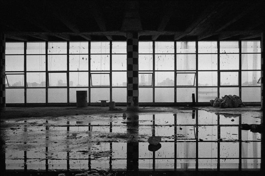 Obra 5, 2012 - Fotografia | Emulsão de gelatina e prata montada sobre Dibond 138 x 207 cm Obra 5, 2012 - Fotografia | Emulsão de gelatina e prata montada sobre Dibond 138 x 207 cm