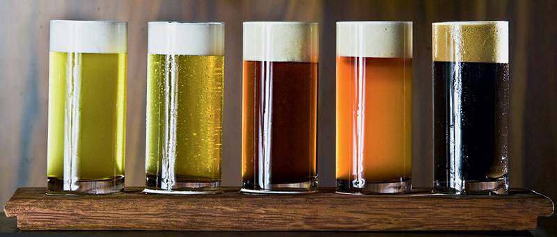 Bares que fazem a própria cerveja ganham força na capital
