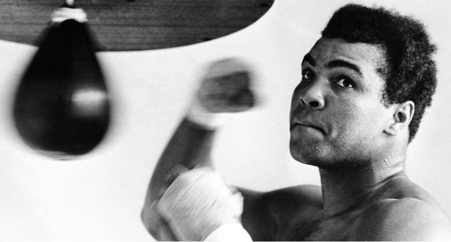 O boxeador Muhammad Ali morre aos 74 anos