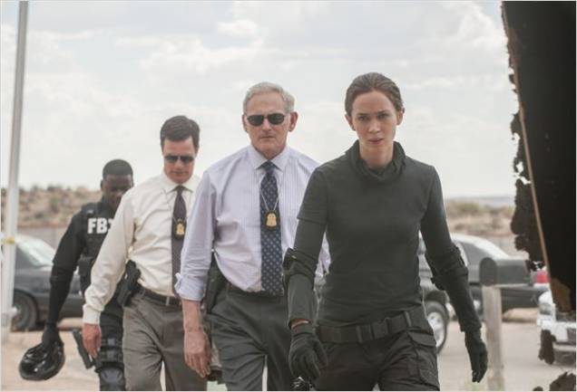 Sicario - Terra de Ninguém: a equipe do FBI que entra em confronto com o tráfico de drogas na fronteira do México Sicario - Terra de Ninguém: a equipe do FBI que entra em confronto com o tráfico de drogas na fronteira do México