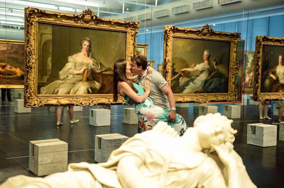 Conheça a história dos casais que celebraram o noivado no Masp
