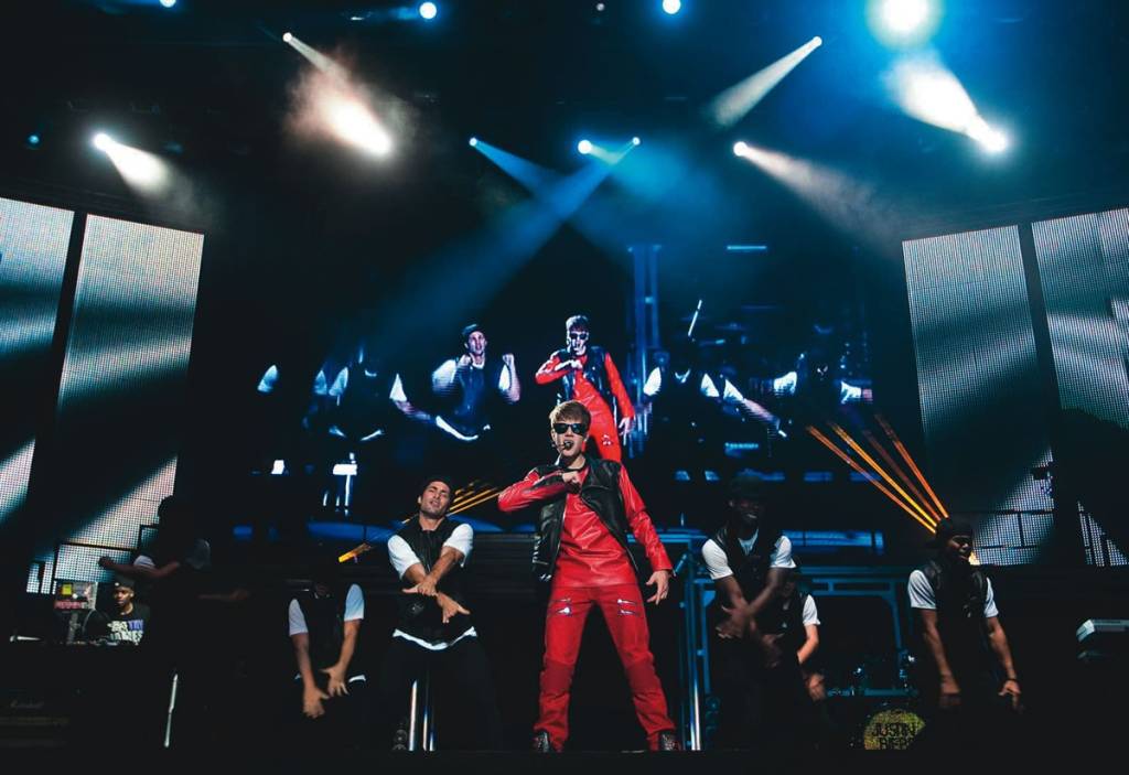 Justin Bieber em apresenta&ccedil;&atilde;o no Est&aacute;dio do Morumbi: promotor do Meio Ambiente quer proibir novos eventos no campo do S&atilde;o Paulo