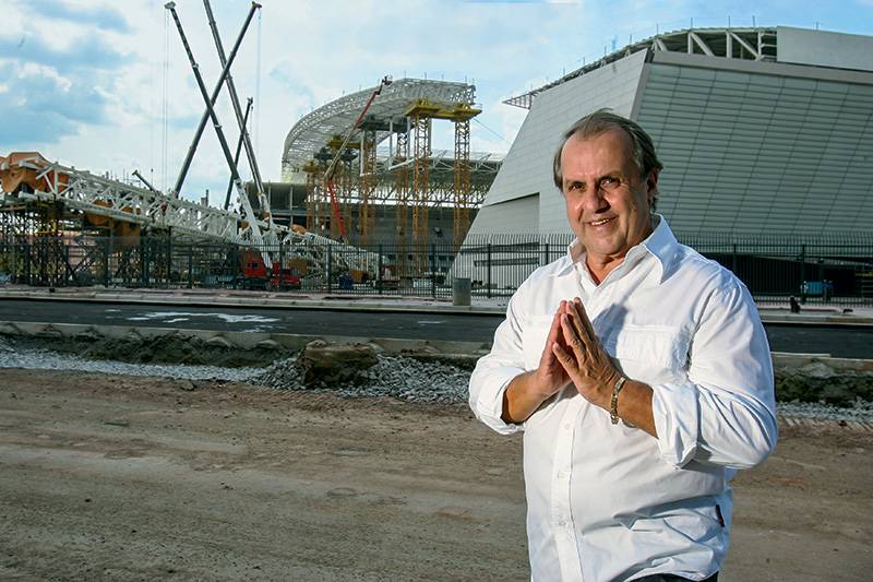 Rivalidade entre Corinthians e Palmeiras resvala nas obras dos estádios