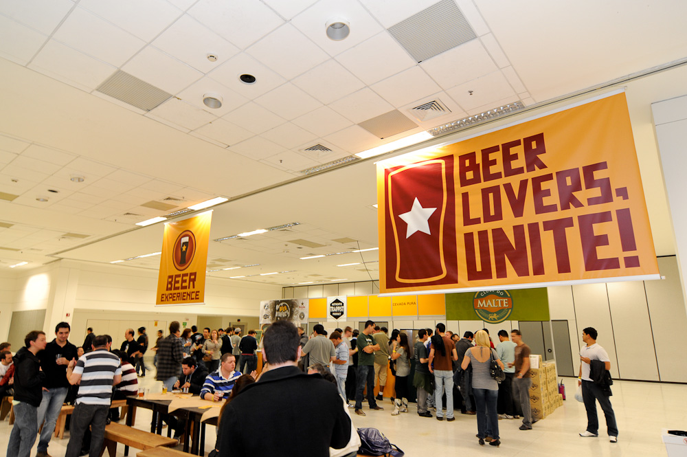 Beer Experience reúne 200 rótulos de cerveja e shows de rock e blues