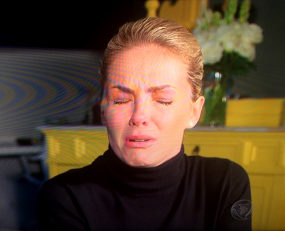 Ana Hickmann se emociona ao relembrar atentado