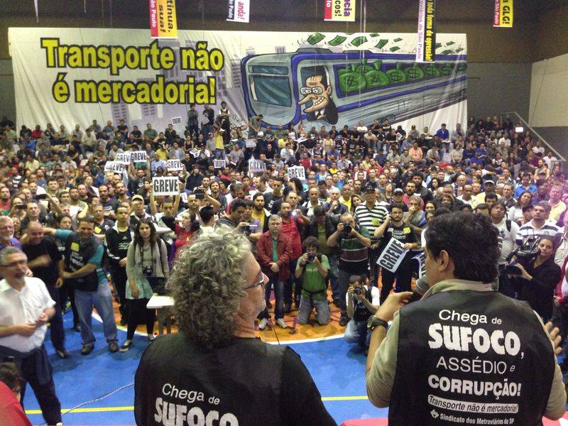 Metrôs funcionam parcialmente em quarto dia da greve