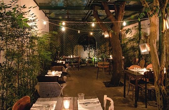 Antigo quintal do Chou: atmosfera de casa Antigo quintal do Chou: atmosfera de casa