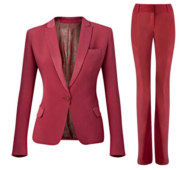 De crepe de seda. Blazer, R$ 839,00, e calça, R$ 629,00. Ricardo Almeida for Special Ladies, Shopping Iguatemi, ☎ 3812-4518, www.ricardoalmeida.com.br. De crepe de seda. Blazer, R$ 839,00, e calça, R$ 629,00. Ricardo Almeida for Special Ladies, Shopping Iguatemi, ☎ 3812-4518, www.ricardoalmeida.com.br.