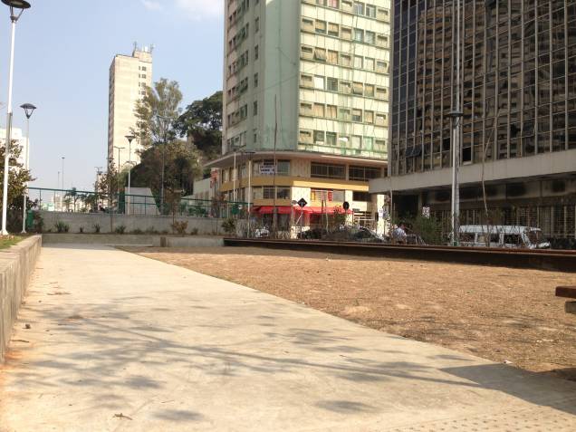 Moradores pedem que cachorródromo seja fechado Moradores pedem que cachorródromo seja fechado