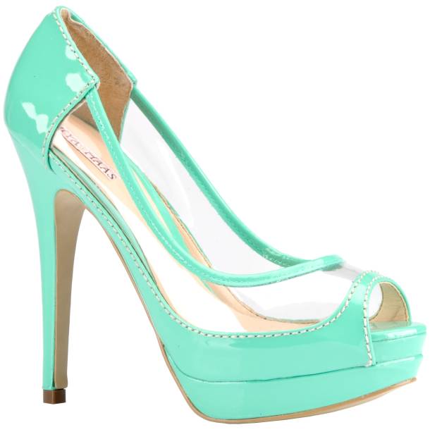 Sapato peep toe com detalhe em vinil R$ 226,90. Mya Haas, Av. Hélio Pellegrino, 743, Vila Nova Conceição, tel.: 5035-8990, www.myahaas.com.br.