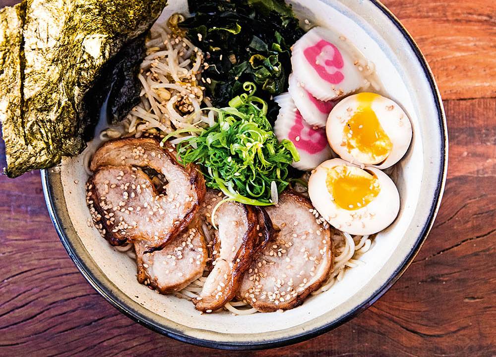 HIRÁ RAMEN IZAKAYA - macarrão no missô