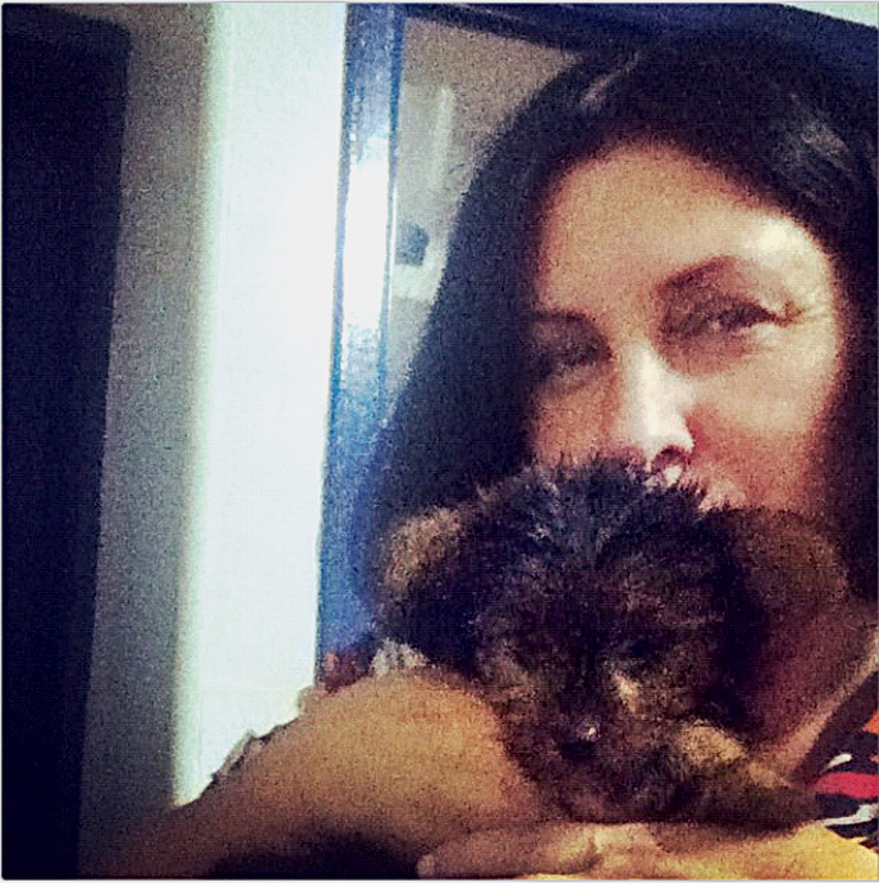 Mãe suspeita de matar filhas tinha 200 000 em dívidas