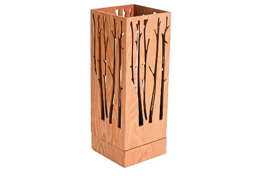 Casti&ccedil;al de madeira, R$ 134,90. Espa&ccedil;o Santa Helena, Rua Oscar Freire, 777, Jardim Paulista, tel.: 3087-5800, www.gruposantahelena.net.