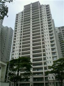 Com apartamentos avaliados em R$ 1 milh&atilde;o, os condom&iacute;nio Mans&atilde;o Imperial e Nova Petr&oacute;polis Prime Life, em S&atilde;o Bernardo, foram notificados pela Cetesb em 2012. Mesmo sem risco de explos&atilde;o, a &aacute;gua do len&ccedil;ol fre&aacute;tico &eacute; impr&oacute;pria para uso. No passado, a &aacute;rea pertencia a uma f&aacute;brica de pl&aacute;sticos.&nbsp;