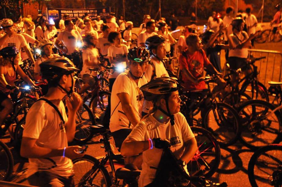 Pedalada no Parque da Bicicleta re&uacute;ne mais de 1800 pessoas