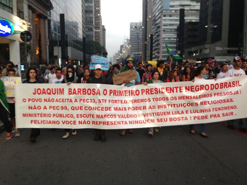 	Protesto ocupa a Avenida Paulista na tarde de s&aacute;bado
