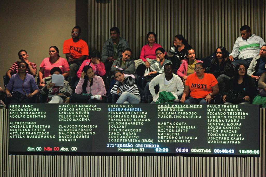 Câmara obriga vereadores a registrar a presença com impressão digital