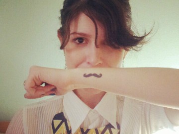 Bigode Mustache Raisa Tatuagem Consumo
