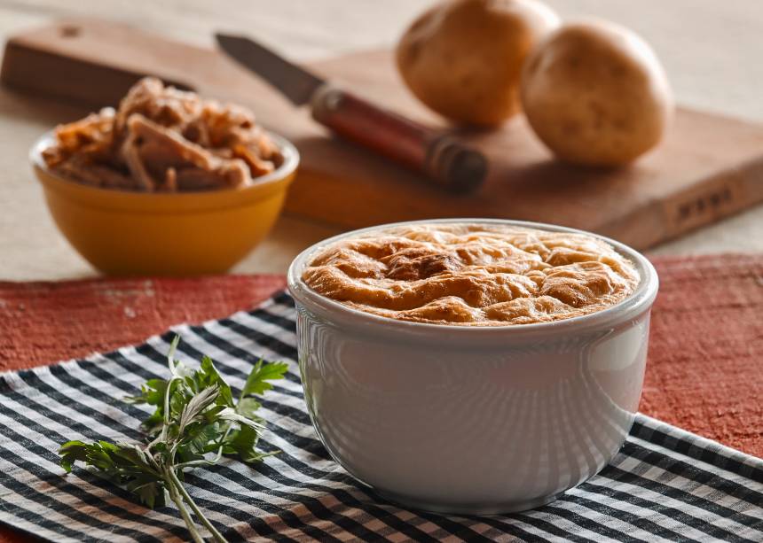 Festival do Escondidinho: pernil desfiado com purê de batata e parmesão Festival do Escondidinho: pernil desfiado com purê de batata e parmesão