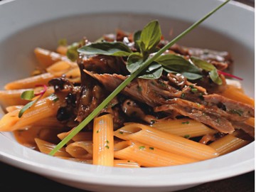 Beato 2278 penne com ragu de pato