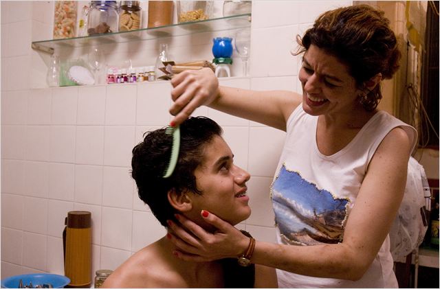 Ausência: no longa, Serginho precisa cuidar do irmão mais novo e da mãe alcoolatra