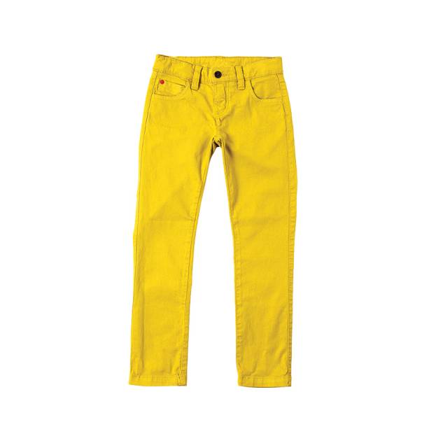 	Com op&ccedil;&otilde;es para homens, mulheres e crian&ccedil;as, a Richards cortou at&eacute; 60% do valor de alguns itens. A cal&ccedil;a colorida infantil, de R$ 179,00, custa agora R$ 129,00.