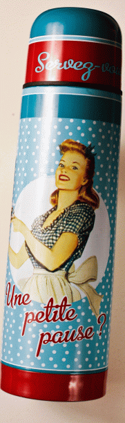 R$ 163,00. Garrafa térmica de metal. 62°, Praça dos Omaguás, 62, Pinheiros, 3813-8434, www.sessentaedoisgraus.com.br. R$ 163,00. Garrafa térmica de metal. 62°, Praça dos Omaguás, 62, Pinheiros, 3813-8434, www.sessentaedoisgraus.com.br.