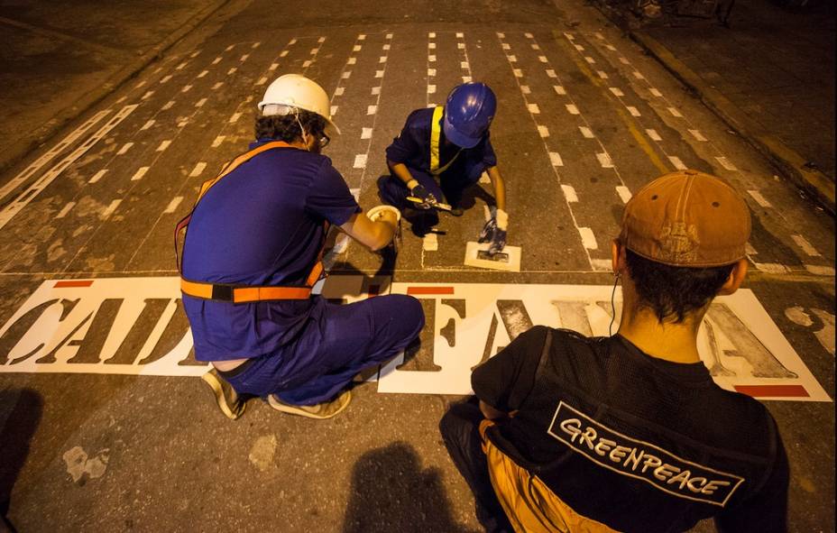 	Na Rua Jos&eacute; Oiticica Filho com a rua Ursulina D &Aacute;ngelo