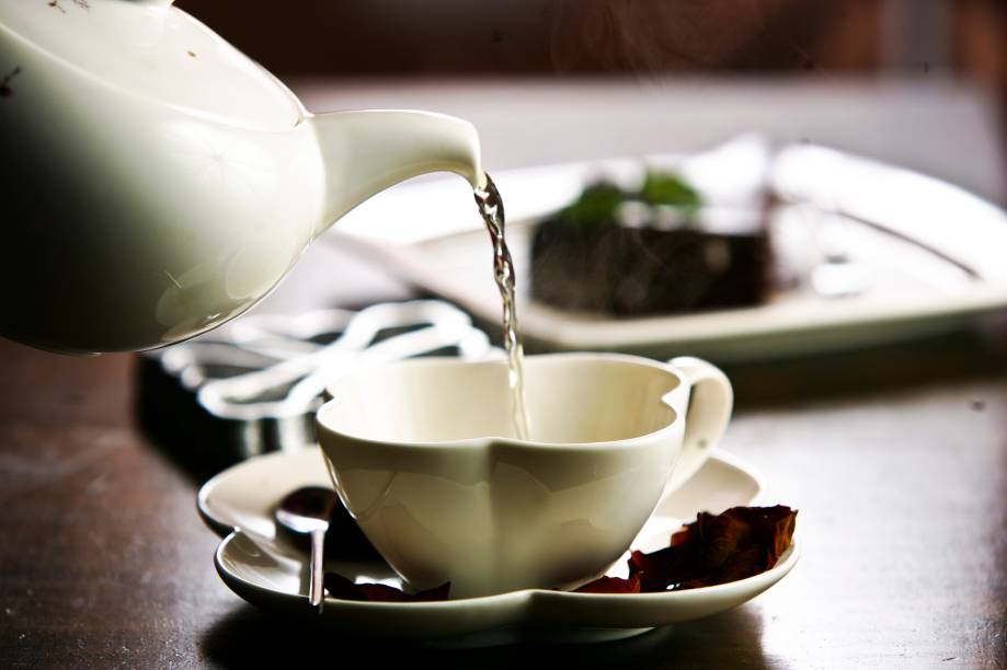 Infus&atilde;o madame butterfly, do Bistr&ocirc; &Oacute;-Ch&aacute;: ch&aacute;-verde japon&ecirc;s aromatizado por am&ecirc;ndoa, girassol, rosas e p&ecirc;ssego