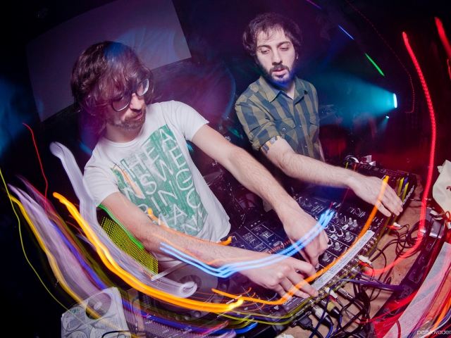 Ouça a mixtape do que vai rolar na festa silenciosa do Beco