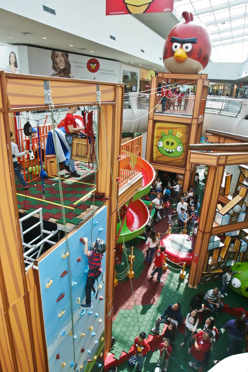 Parque Angry Birds oferece atrações radicais