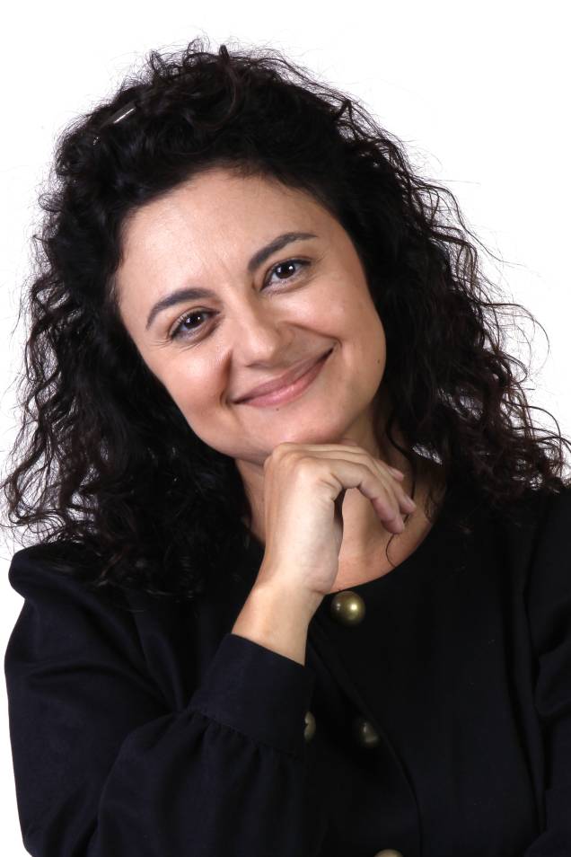 Carla Fioroni como Ernestina Carla Fioroni como Ernestina