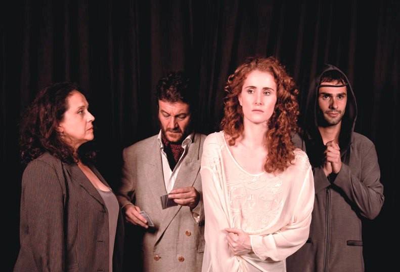Veja as peças em cartaz nos três teatros recém-abertos da cidade