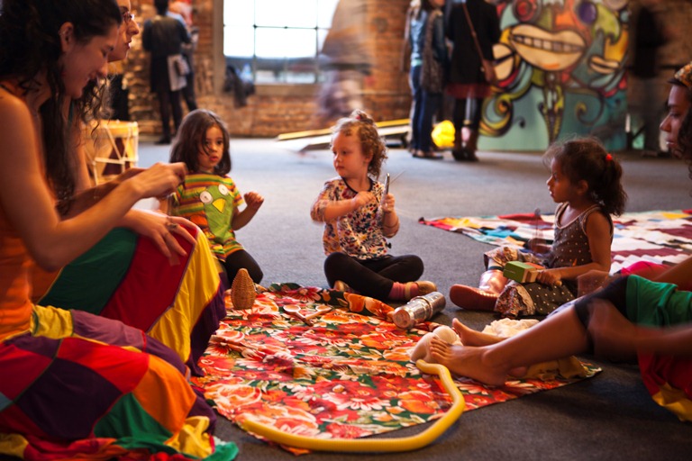 Contações de história também têm vez na agenda Contações de história também têm vez na agenda