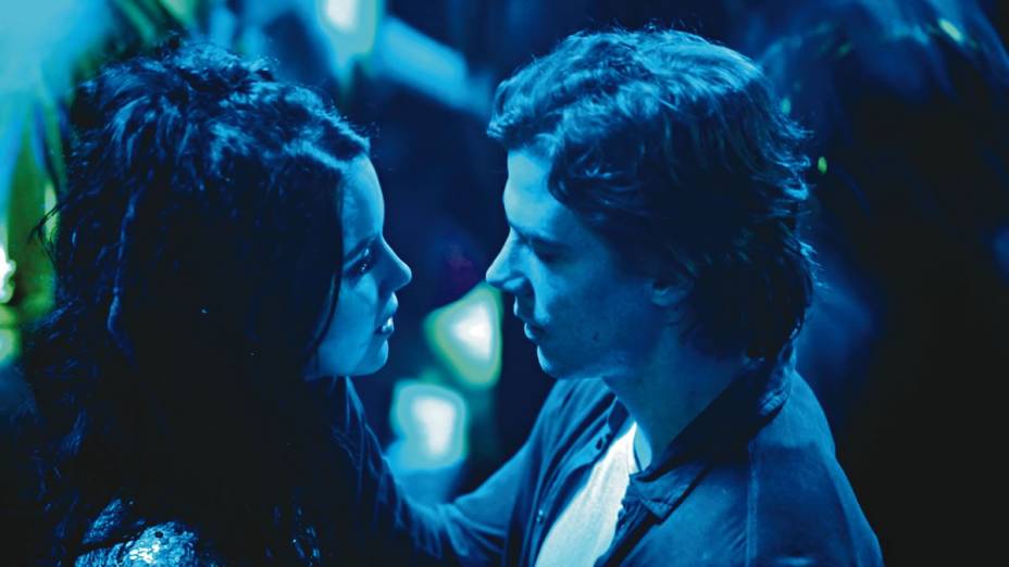 Paraísos Artificiais: Nathalia Dill e Luca Bianchi interpretam par romântico Paraísos Artificiais: Nathalia Dill e Luca Bianchi interpretam par romântico