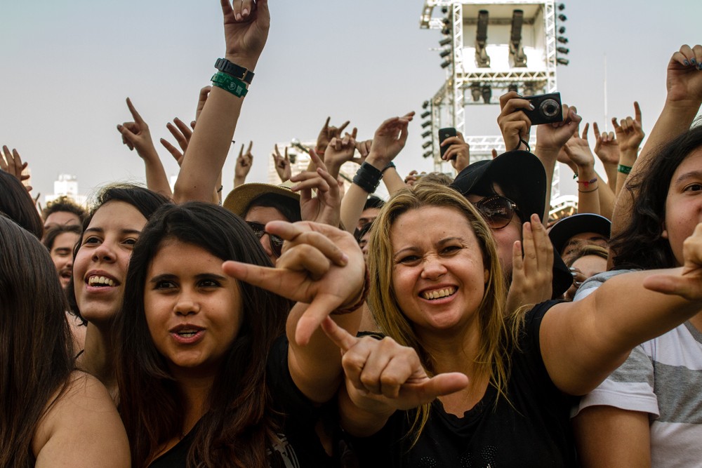 Cage The Elephant se joga na galera do Lollapalooza